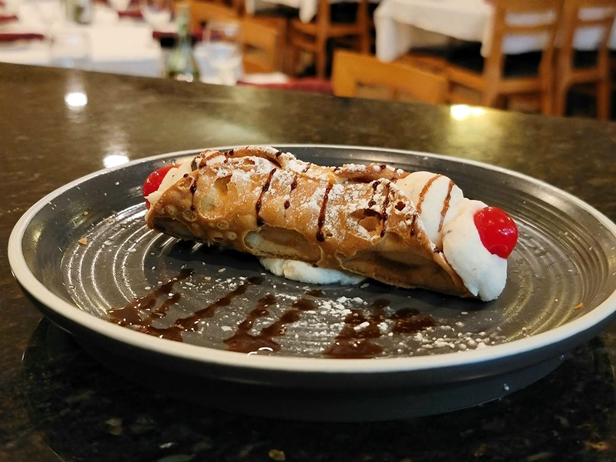 Cannoli dusted with powdered sugar